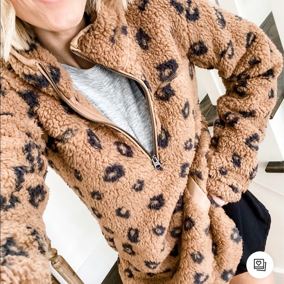 Abercrombie & Fitch Tops - Abercrombie Sherpa half-zip leopard sweatshirt NWT